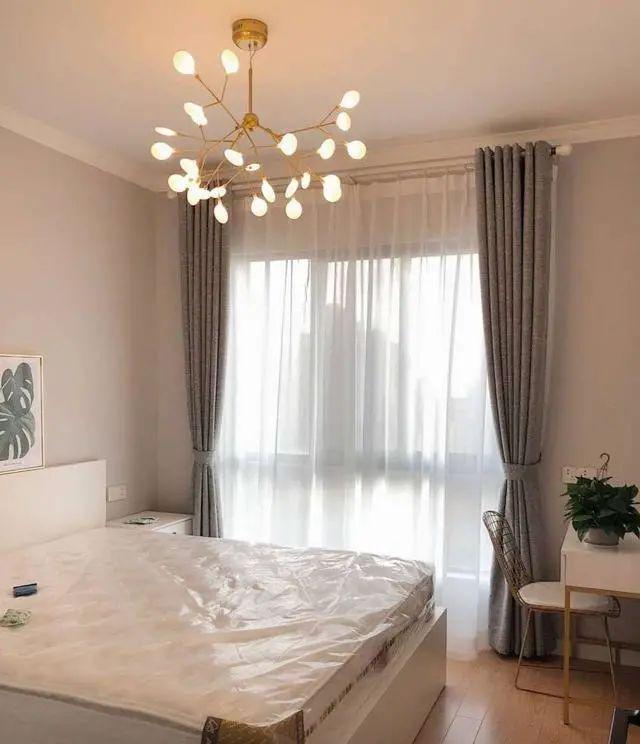 挂窗帘还在用罗马杆？近几年流行这样装简洁美观又实用！